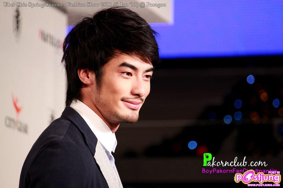 บอย ปกรณ์ เดินแบบงานUber chic spring summer fashion 2011