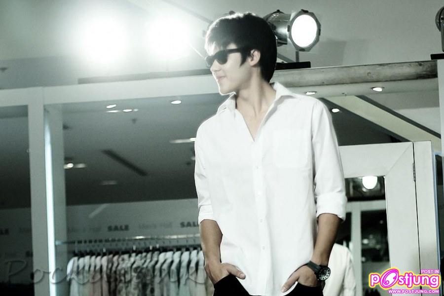 ภาพซ้อมเดินแบบงานUber chic spring summer fashion 2011