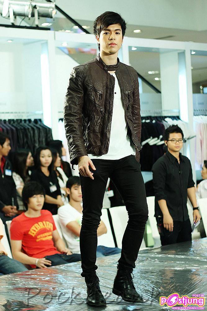 ภาพซ้อมเดินแบบงานUber chic spring summer fashion 2011