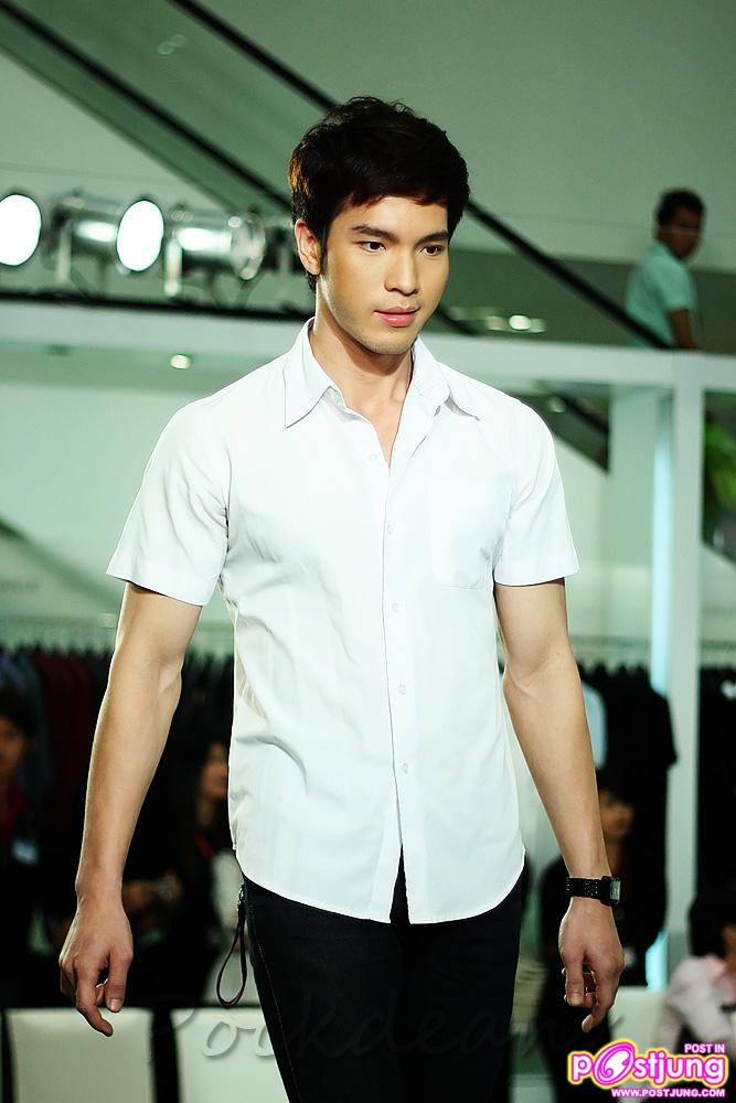 ภาพซ้อมเดินแบบงานUber chic spring summer fashion 2011