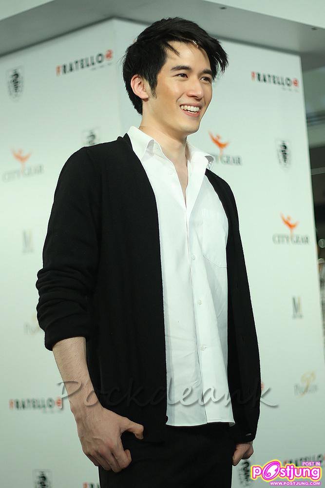 ภาพซ้อมเดินแบบงานUber chic spring summer fashion 2011