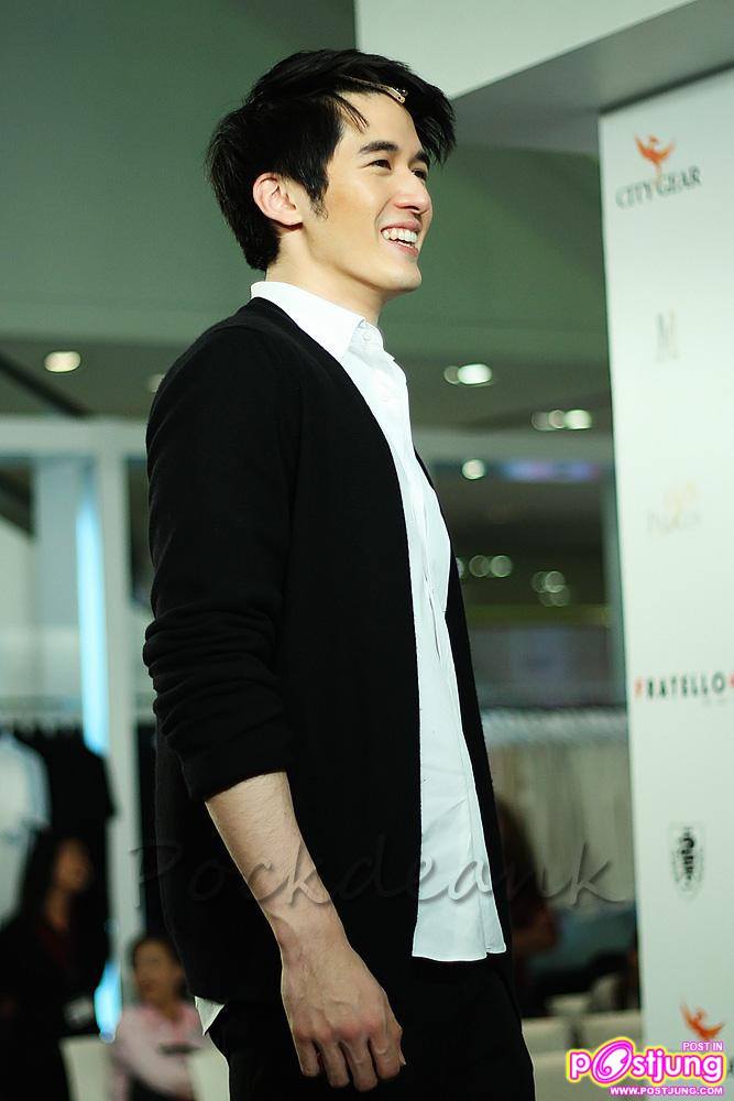 ภาพซ้อมเดินแบบงานUber chic spring summer fashion 2011