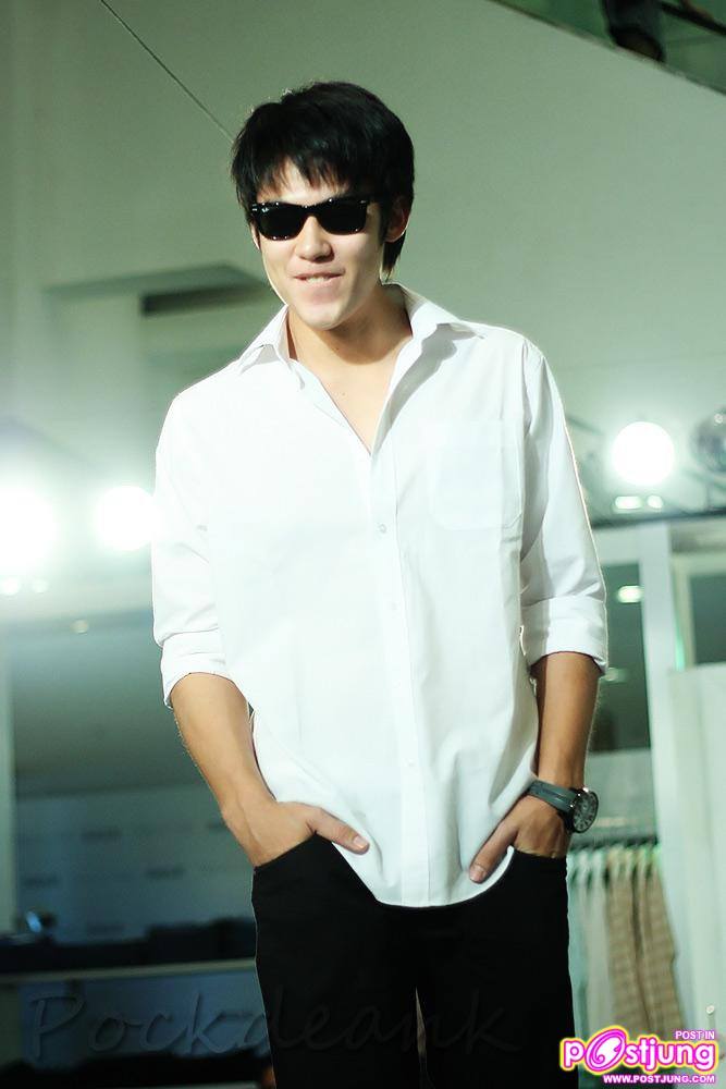 ภาพซ้อมเดินแบบงานUber chic spring summer fashion 2011