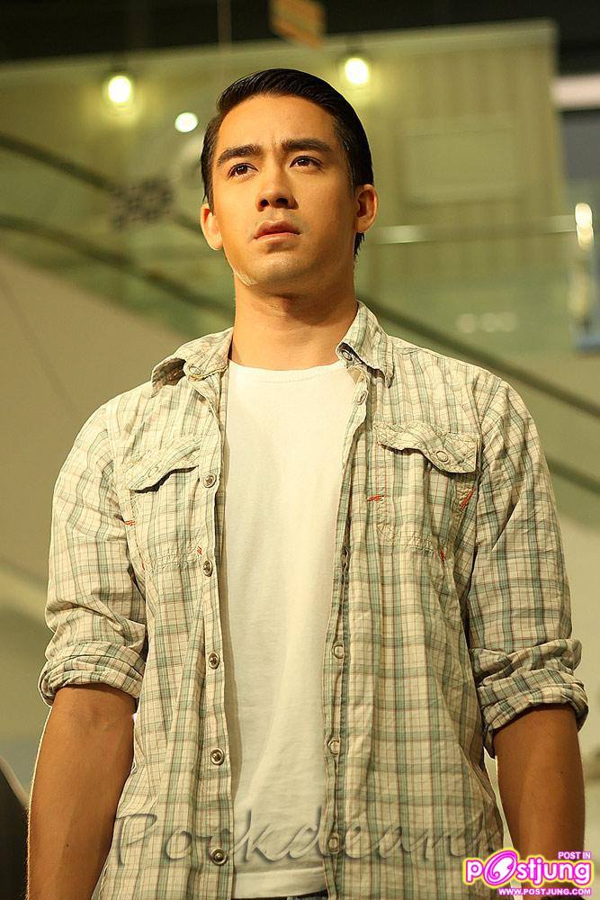 ภาพซ้อมเดินแบบงานUber chic spring summer fashion 2011