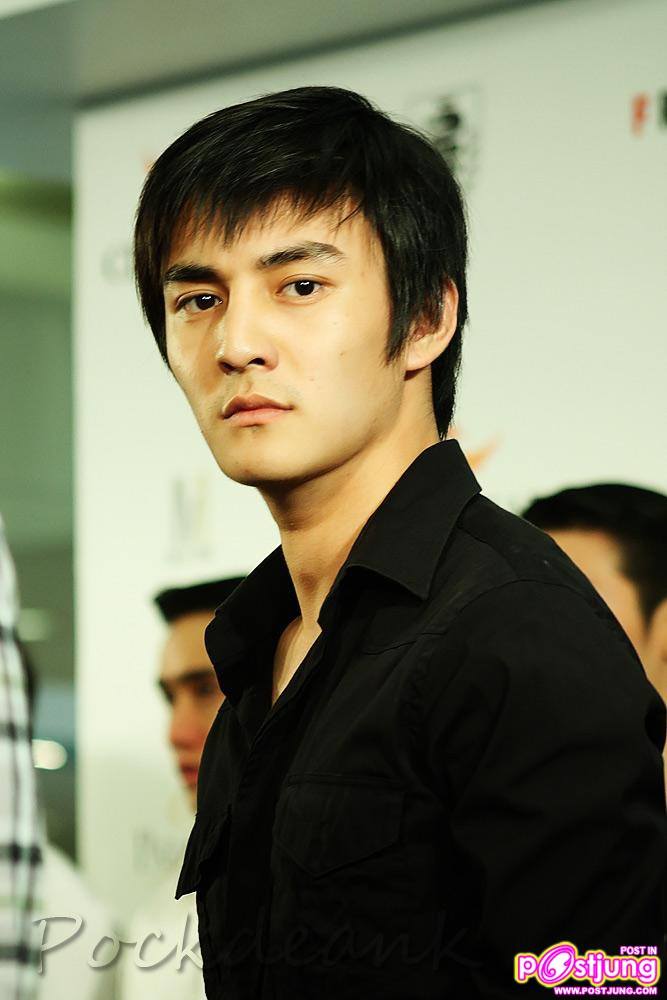 ภาพซ้อมเดินแบบงานUber chic spring summer fashion 2011