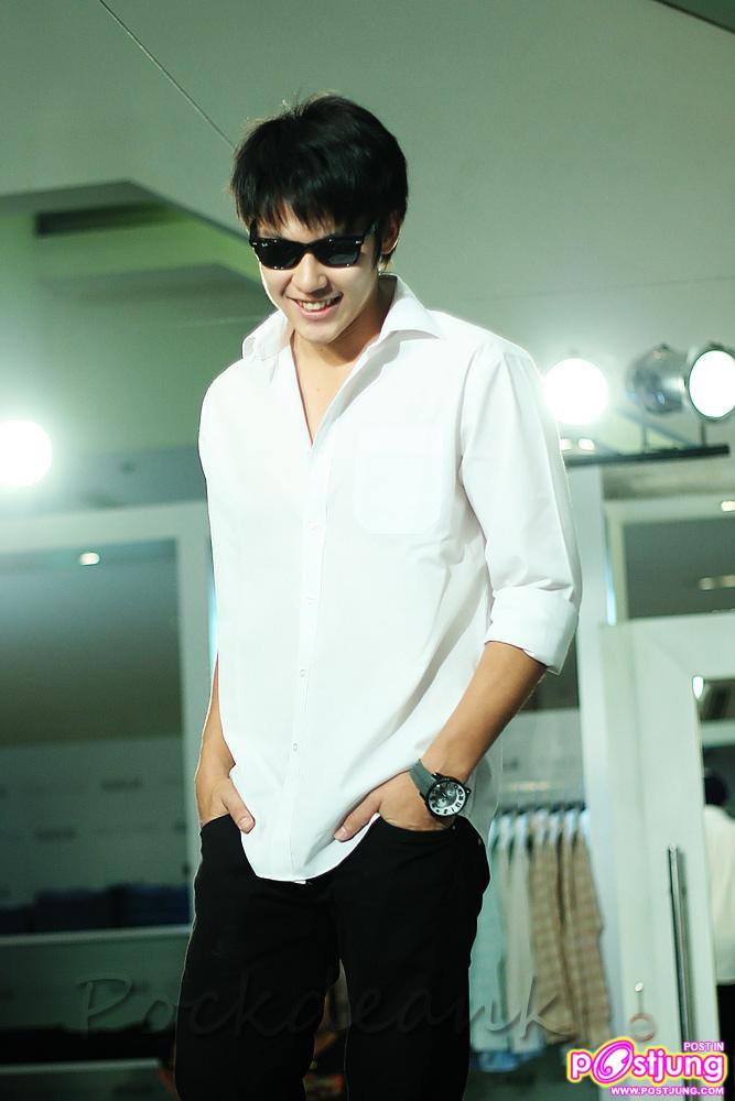ภาพซ้อมเดินแบบงานUber chic spring summer fashion 2011
