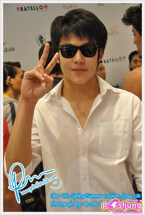 ภาพซ้อมเดินแบบงานUber chic spring summer fashion 2011