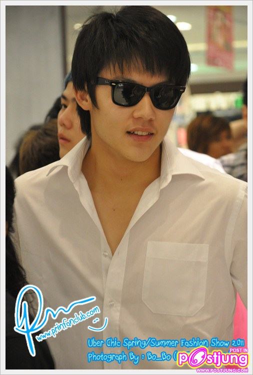 ภาพซ้อมเดินแบบงานUber chic spring summer fashion 2011