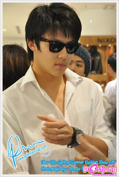 ภาพซ้อมเดินแบบงานUber chic spring summer fashion 2011