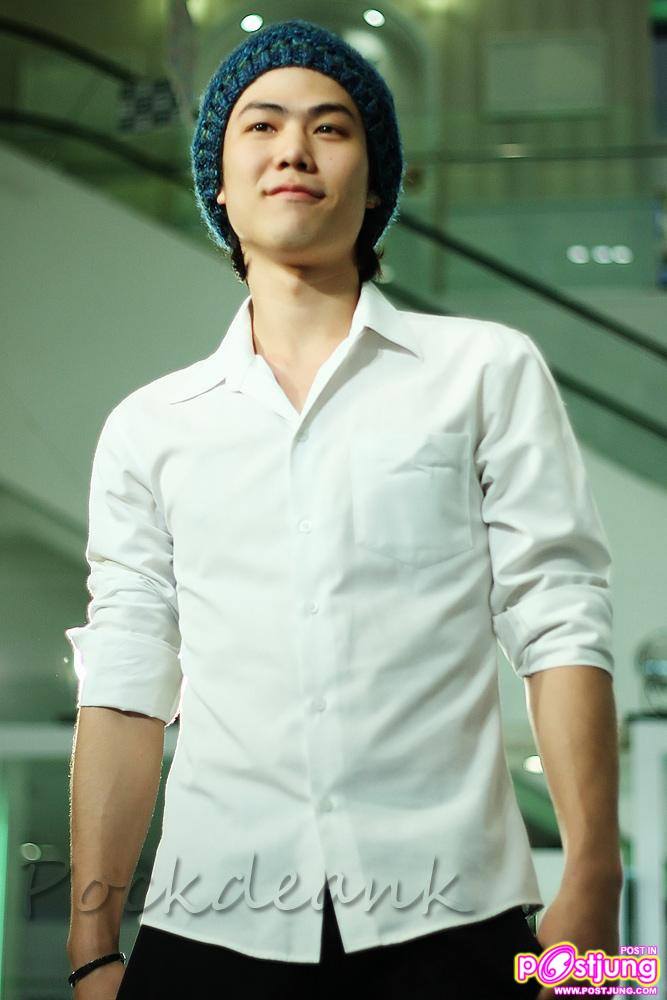 ภาพซ้อมเดินแบบงานUber chic spring summer fashion 2011