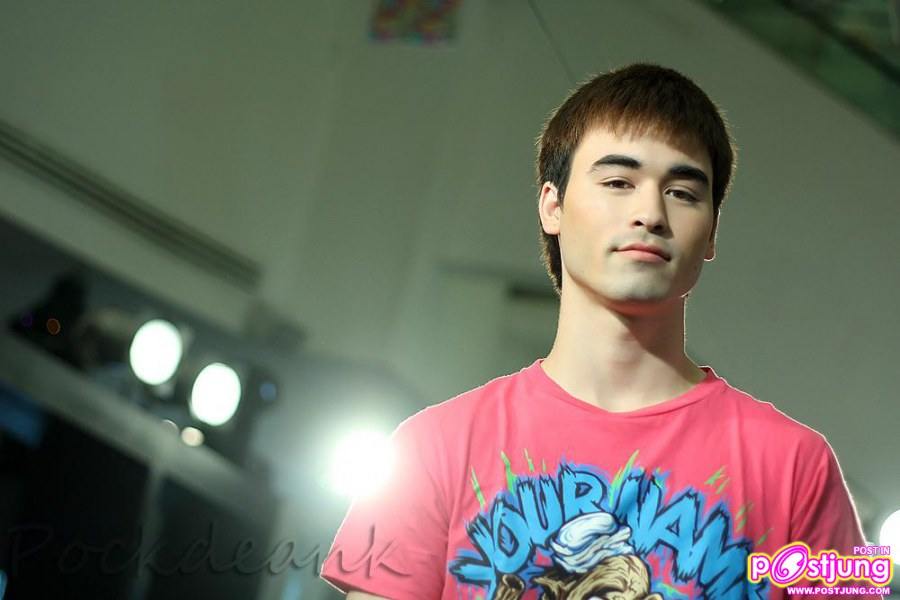 ภาพซ้อมเดินแบบงานUber chic spring summer fashion 2011