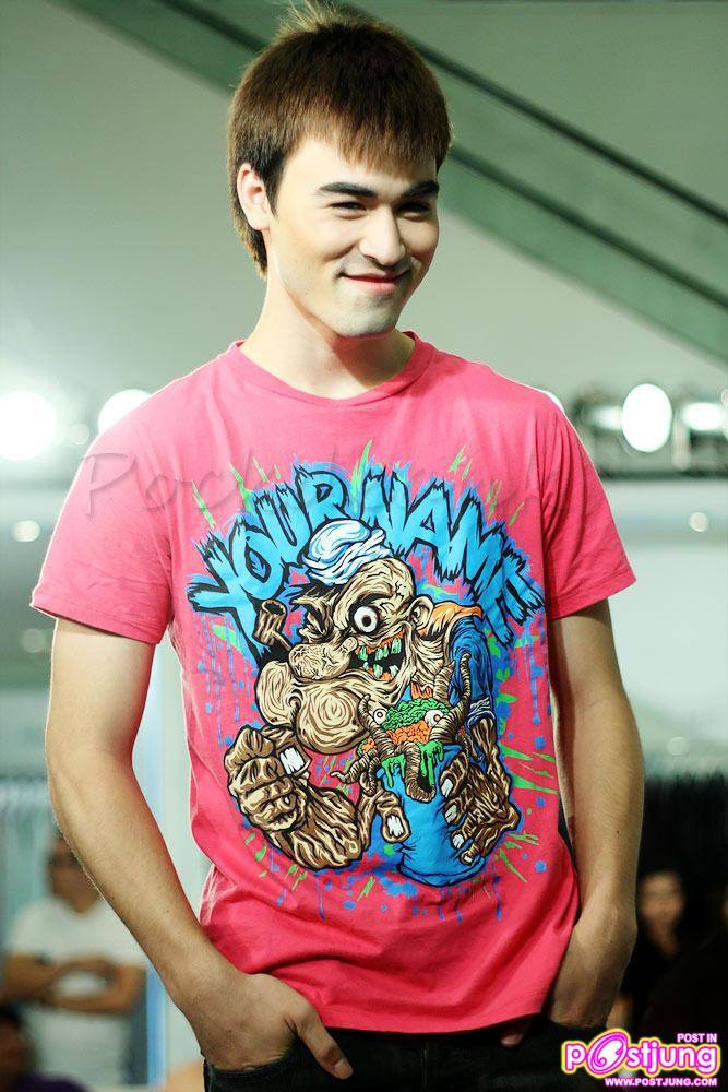 ภาพซ้อมเดินแบบงานUber chic spring summer fashion 2011