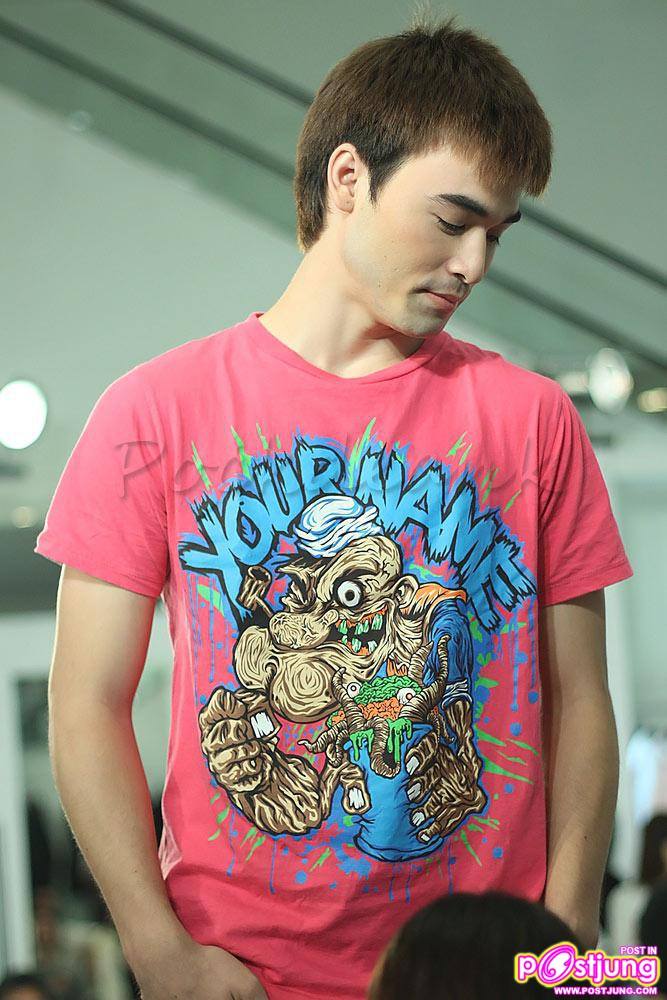 ภาพซ้อมเดินแบบงานUber chic spring summer fashion 2011
