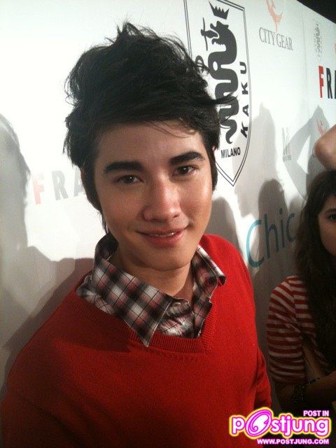 มาริโอ้ เดินแบบงานUber Chic Spring Summer Fashion  2011