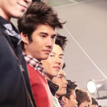 (ดารา-นักร้องชาย) งานเดินแบบ Uber Chic Spring & Summer Fashion 2011 @ Siam Paragon