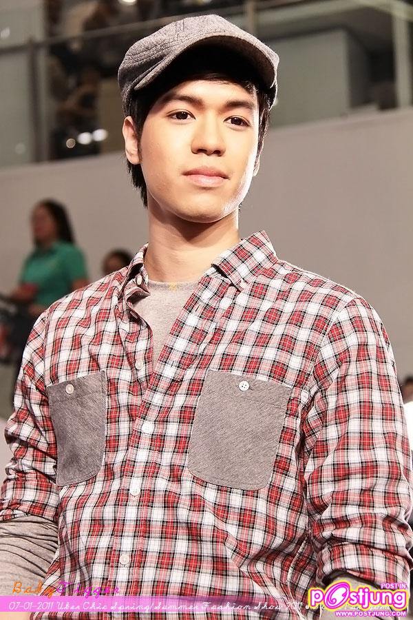 (ดารา-นักร้องชาย) งานเดินแบบ Uber Chic Spring & Summer Fashion 2011 @ Siam Paragon