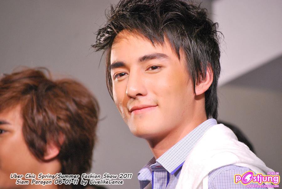 (ดารา-นักร้องชาย) งานเดินแบบ Uber Chic Spring & Summer Fashion 2011 @ Siam Paragon