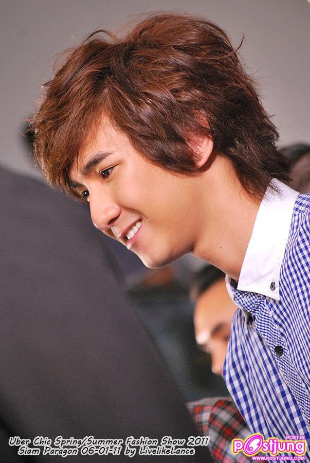 (ดารา-นักร้องชาย) งานเดินแบบ Uber Chic Spring & Summer Fashion 2011 @ Siam Paragon