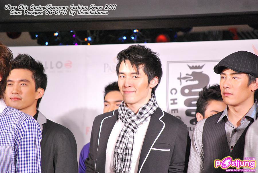 (ดารา-นักร้องชาย) งานเดินแบบ Uber Chic Spring & Summer Fashion 2011 @ Siam Paragon