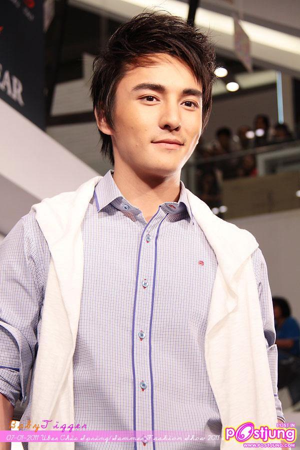 (ดารา-นักร้องชาย) งานเดินแบบ Uber Chic Spring & Summer Fashion 2011 @ Siam Paragon