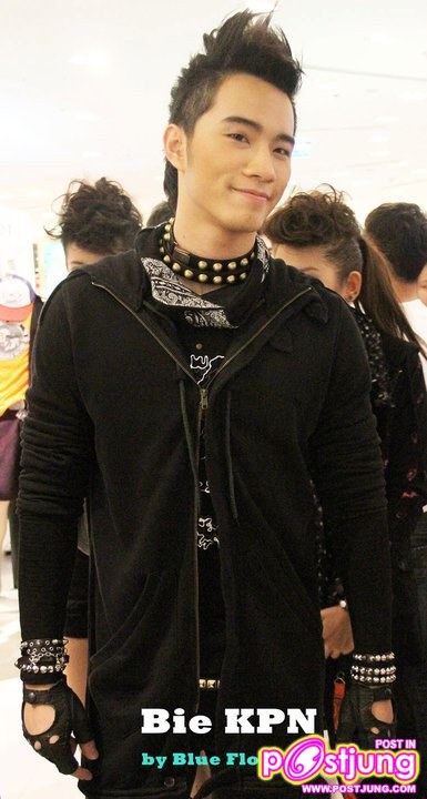 บี้ KPN งานUber chic spring summer fashion 2011