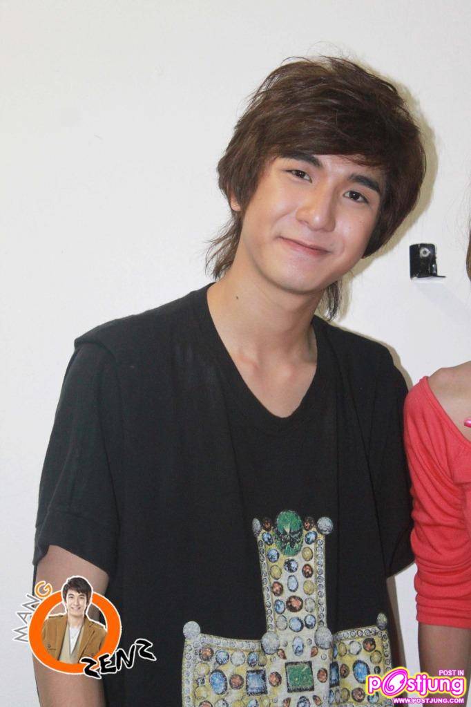 (เก็บตก) เซน&สิงโต งานUber chic spring summer fashion 2011