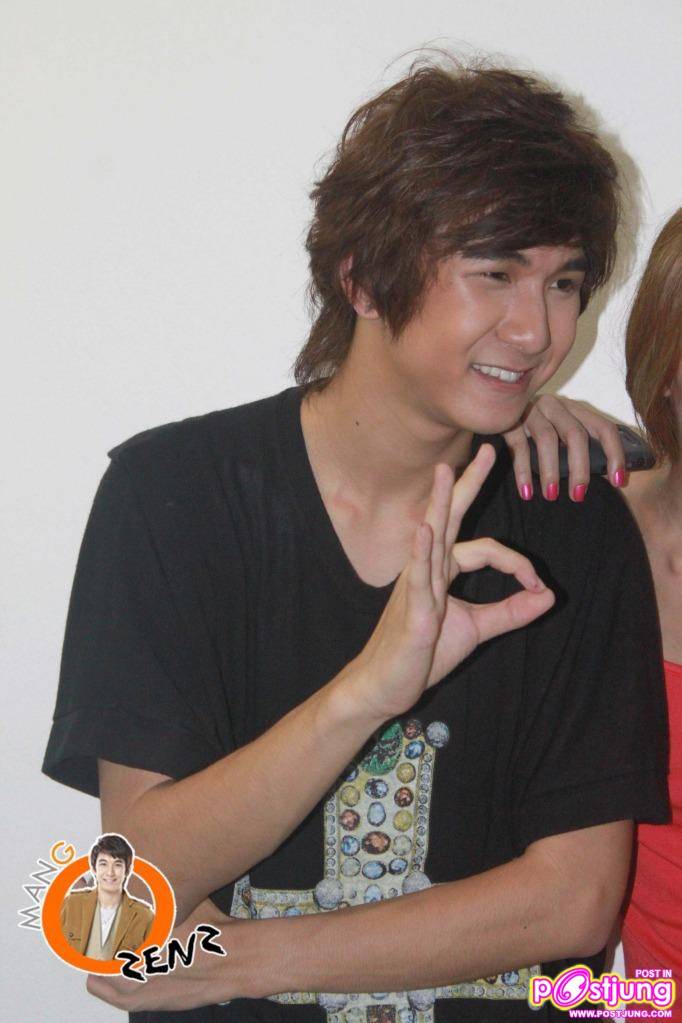 (เก็บตก) เซน&สิงโต งานUber chic spring summer fashion 2011