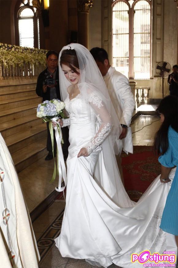 ชุดแต่งงานของ นิหน่า