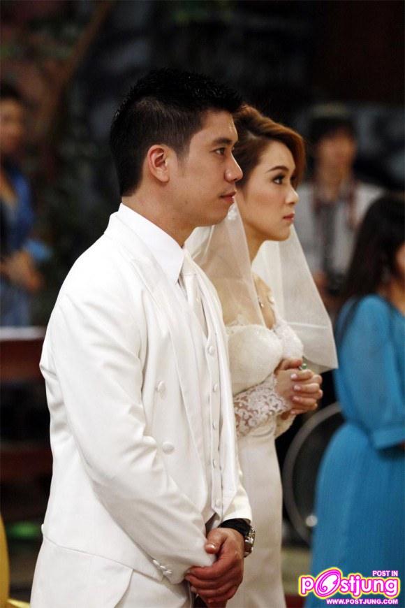 ชุดแต่งงานของ นิหน่า