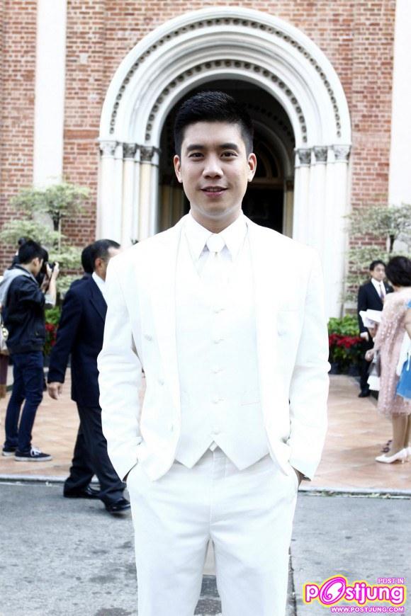 ชุดแต่งงานของ นิหน่า