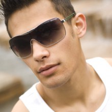 ใครหล่อกว่ากัน