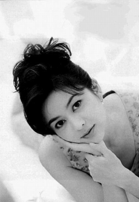 มีหลายหลายอย่างที่ ระหว่างดาราแต่ละยุคที่มีเหมือนกัน  คือความสวยและสวยมากๆๆๆ