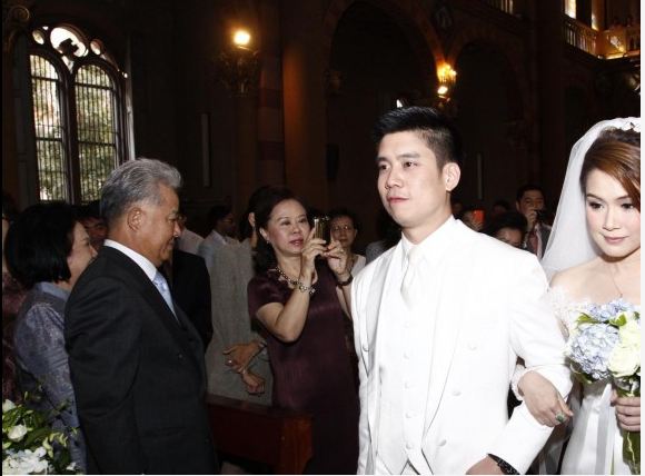 เก็บตก วิวาห์หวานฉ่ำ นิหน่า แบงค์  งานแต่งดาราคู่แรกแห่ง ปี2011