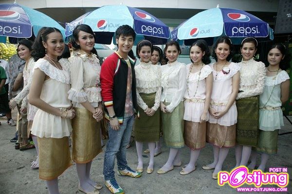 ภาพงานบวงสรวงภาพยนตร์ เหลือแหล่