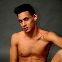 คุณคิดว่าหนุ่มคนนี้เป็นยังไง