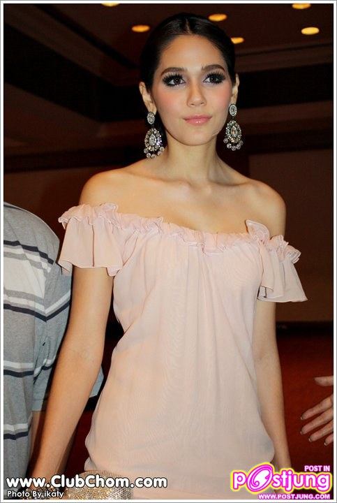 ชมพู่ งานคมชัดลึก อวอร์ด ครั้งที่ 8