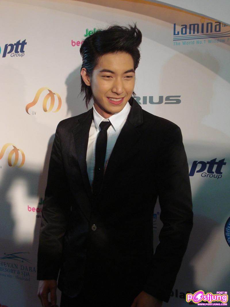 โตโน่ & แกรนด์ งานคมชัดลึก อวอร์ด ครั้งที่ 8