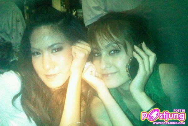 รวมมิตรขวัญถ่ายรูปคู่กับดารา