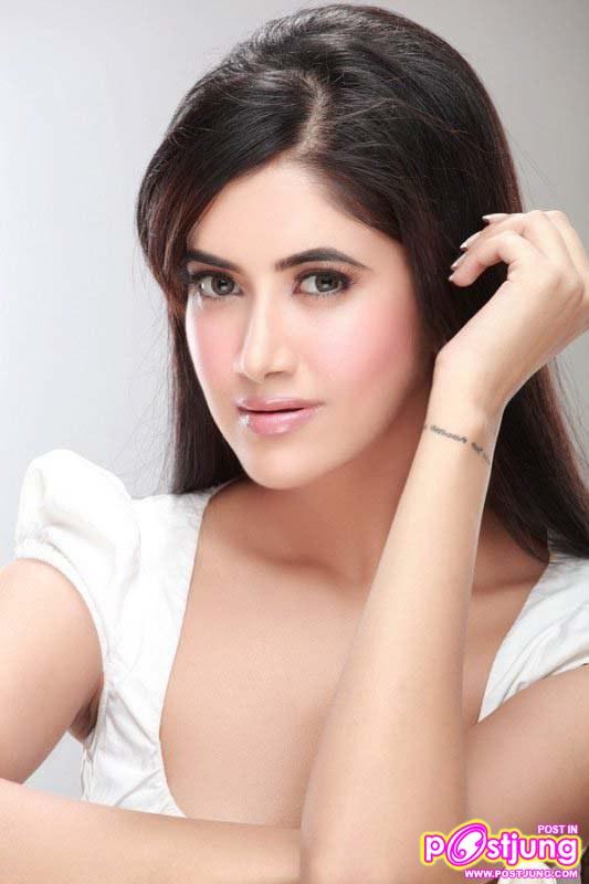 สาวอินเดียหน้าเรียว