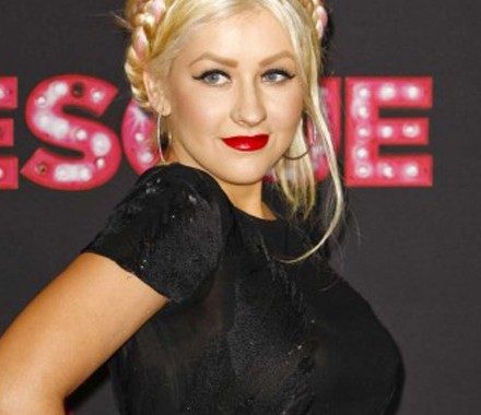 ไปดูหนัง Burlesque ของ Christina กันรึยัง