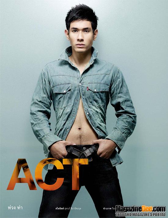 อ๋อม อรรคพันธ์ กับ เชน ณัฐวัฒน์ หล่อๆค่ะ