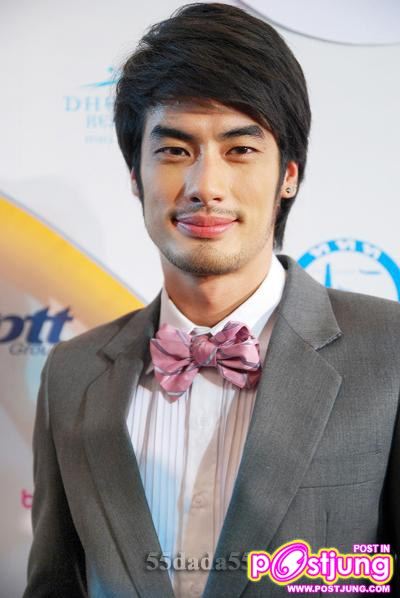 บอย ปกรณ์, ณเดชน์, เก้า งานคม ชัด ลึก Award