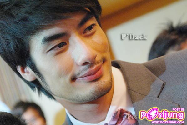 บอย ปกรณ์, ณเดชน์, เก้า งานคม ชัด ลึก Award