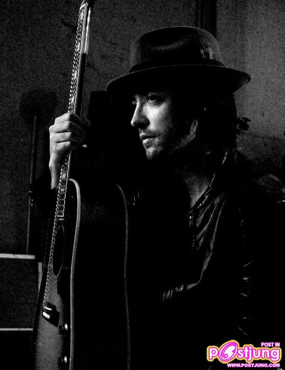 ฮิวโก้ @ ROKZ Magazine vol. 1 no. 7 January 2011