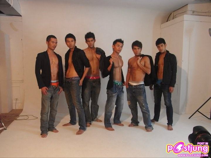 2(x)ist Asia Calendar 2011