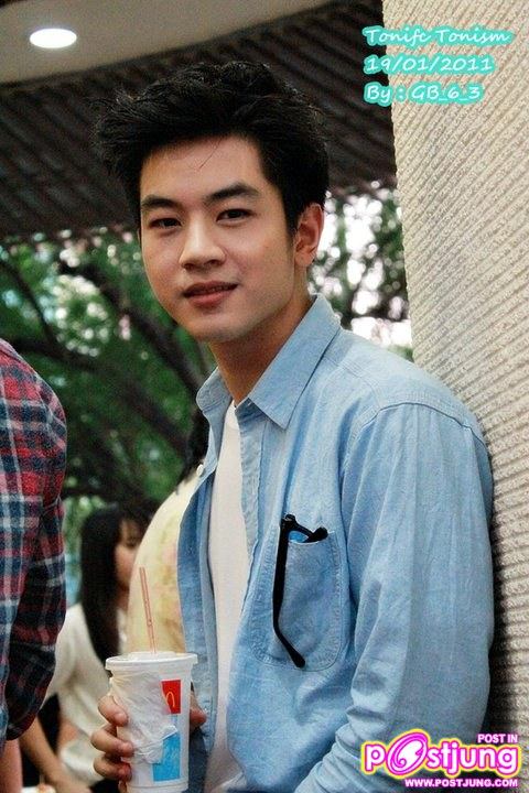 แฟนคลับเซอร์ไพร้สวันเกิดล่วงหน้าให้กับโทนี่