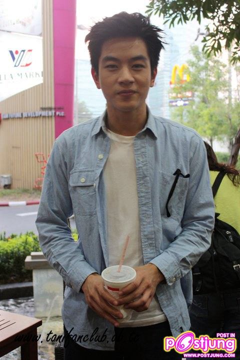 แฟนคลับเซอร์ไพร้สวันเกิดล่วงหน้าให้กับโทนี่