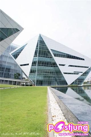 ตึกเพชร ม.กรุงเทพ