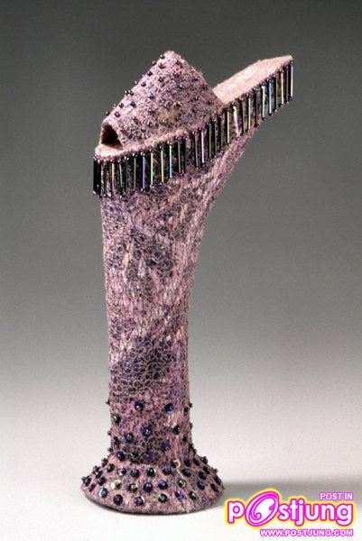 รองเท้าแปลกๆ