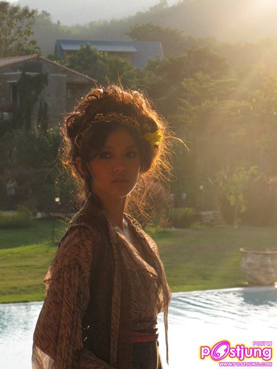 อั๋น วิทยา & กิ๊บซี่ @HONEYMOON+TRAVEL vol. 1 no. 104 January 2011